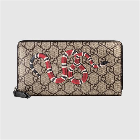 Cartera GG Supreme con estampado de serpiente .